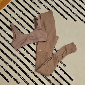 Alo Yoga Set